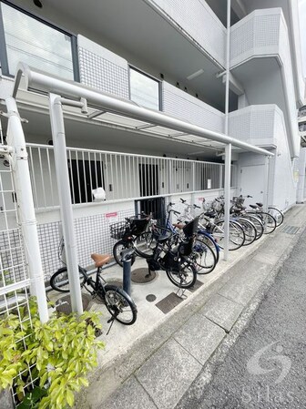 摂津本山駅 徒歩1分 1階の物件外観写真